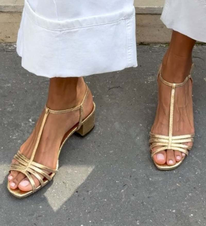 Frieda - Goldene Sandalen für einen Hauch täglicher Eleganz