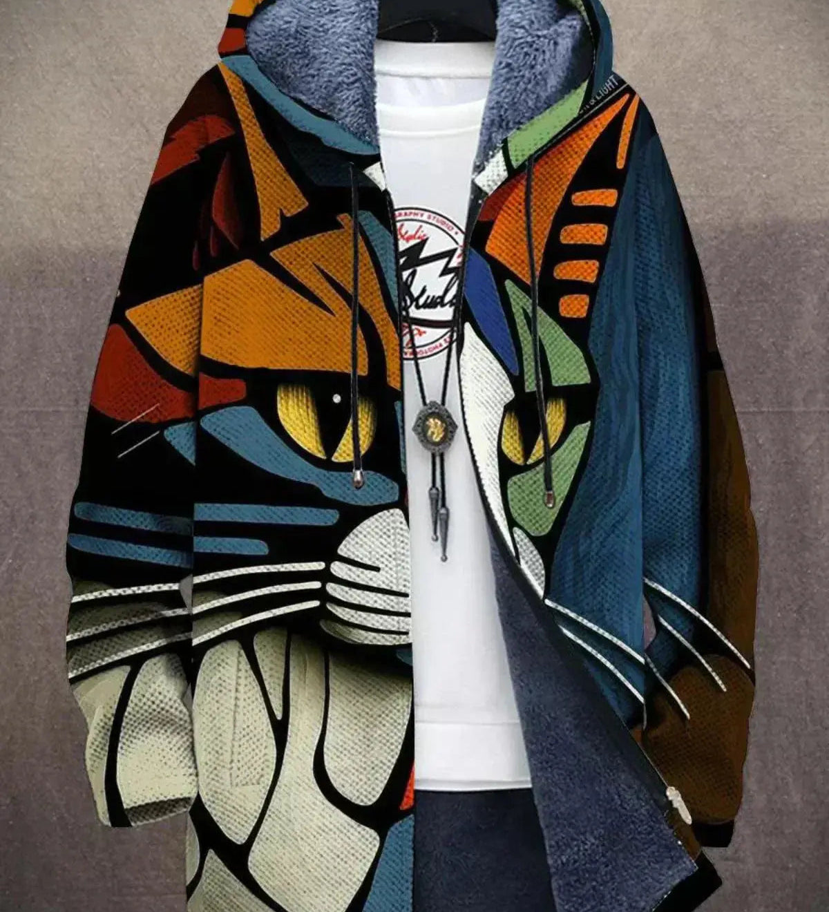 Bronte - Luxuriöse Kapuzenjacke mit künstlerischer Inspiration