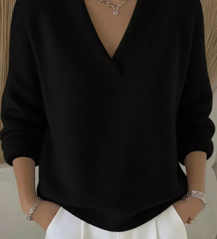 Katharina - Pullover mit tiefem V-Ausschnitt in Schwarz