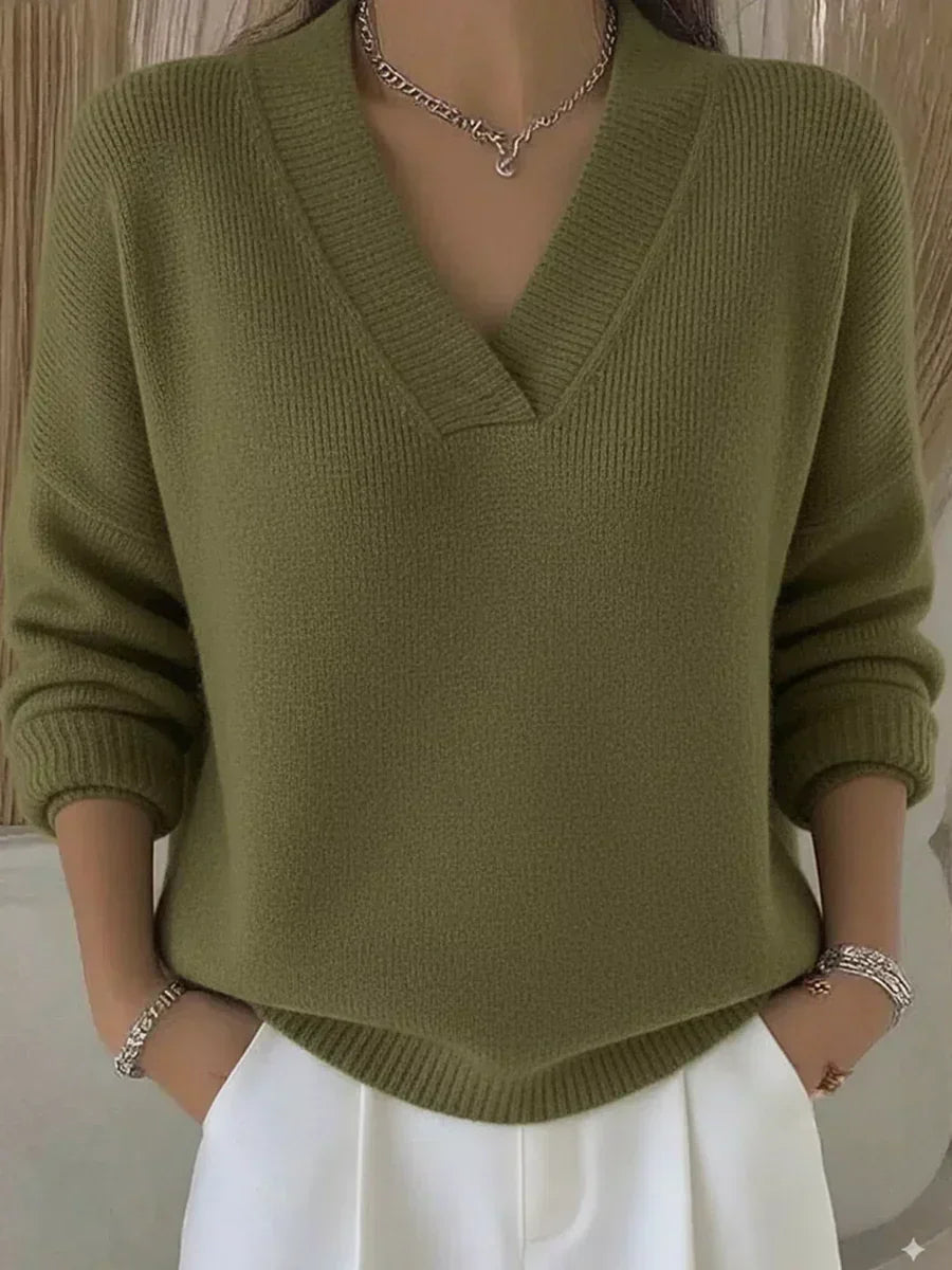 Katharina - Pullover mit tiefem V-Ausschnitt in Grün