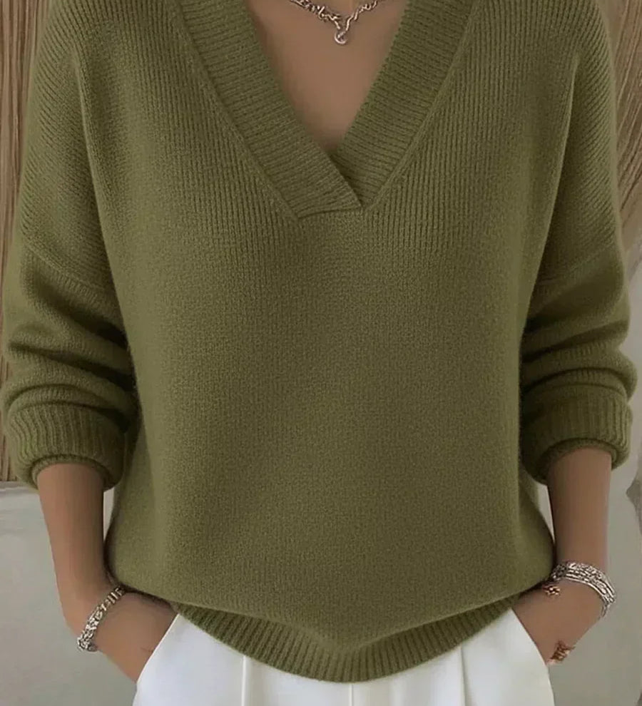 Katharina - Pullover mit tiefem V-Ausschnitt in Grün