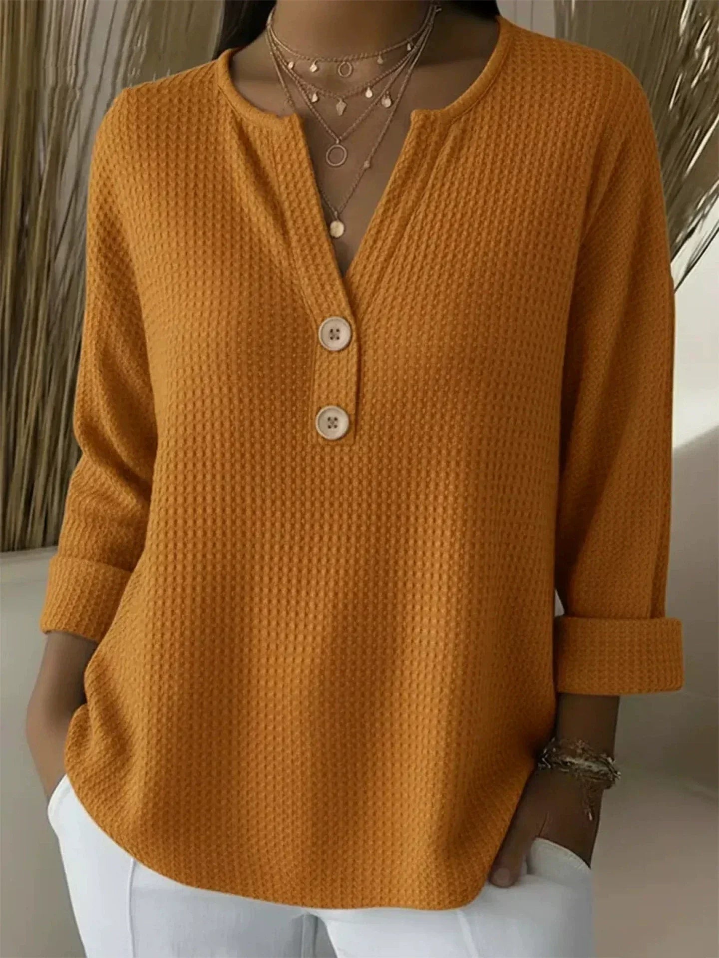 Nina - Strukturierter Pullover mit Knöpfen in Orange