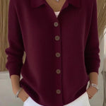 Britta - Strickjacke mit Kragen in Bordeaux