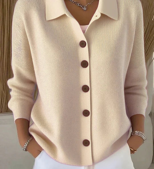 Britta - Strickjacke mit Kragen in Apricot