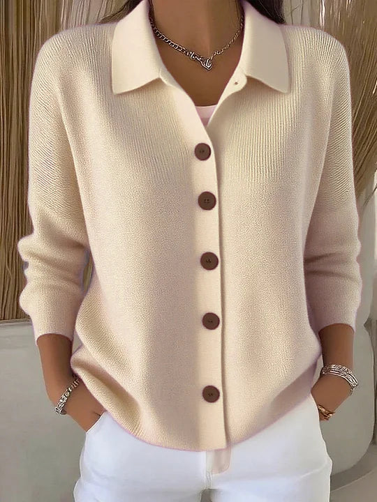 Britta - Strickjacke mit Kragen in Apricot