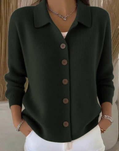 Britta - Strickjacke mit Kragen in Grün