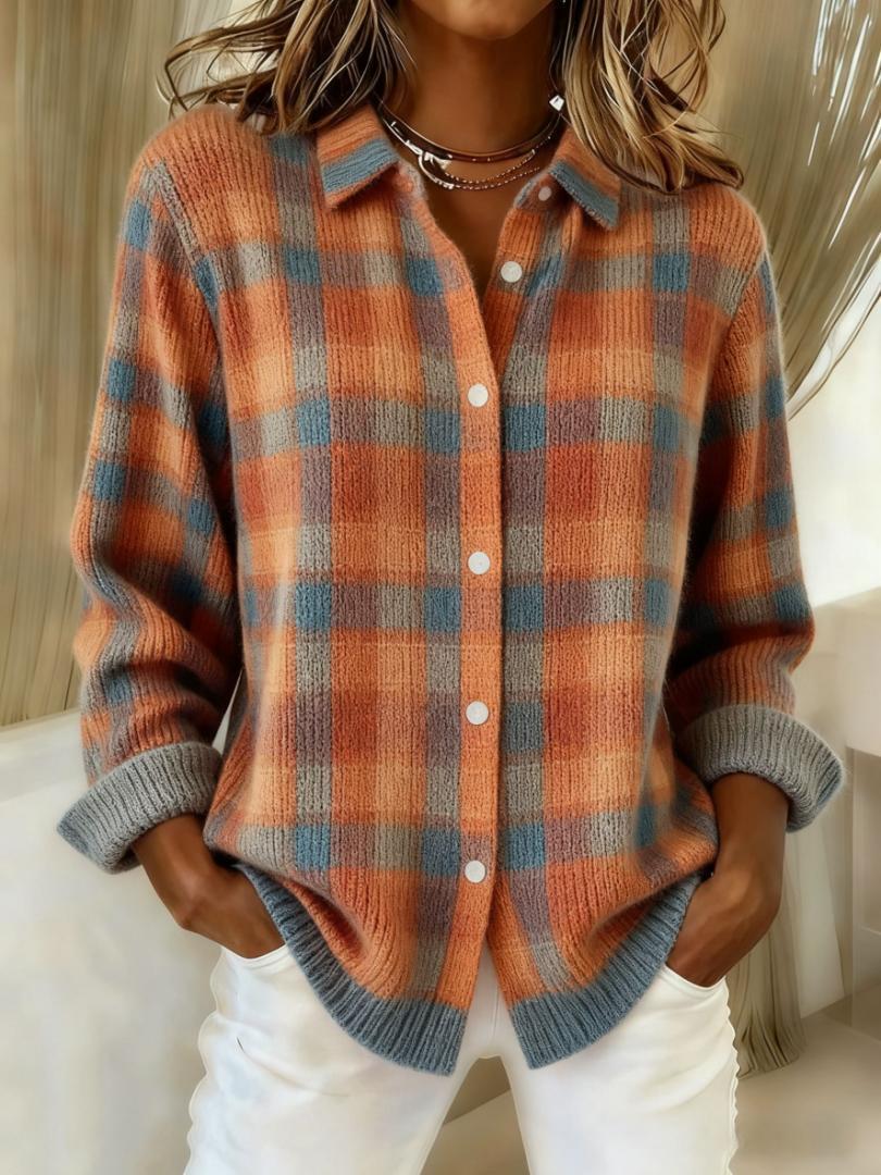 Nora - Karierte Strickjacke in warmen Tönen