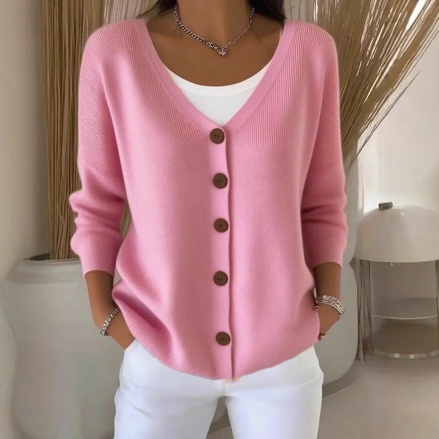 Daniela - Strickjacke mit V-Ausschnitt in Rosa