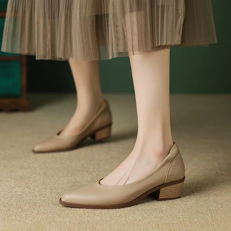 Daniela Beige