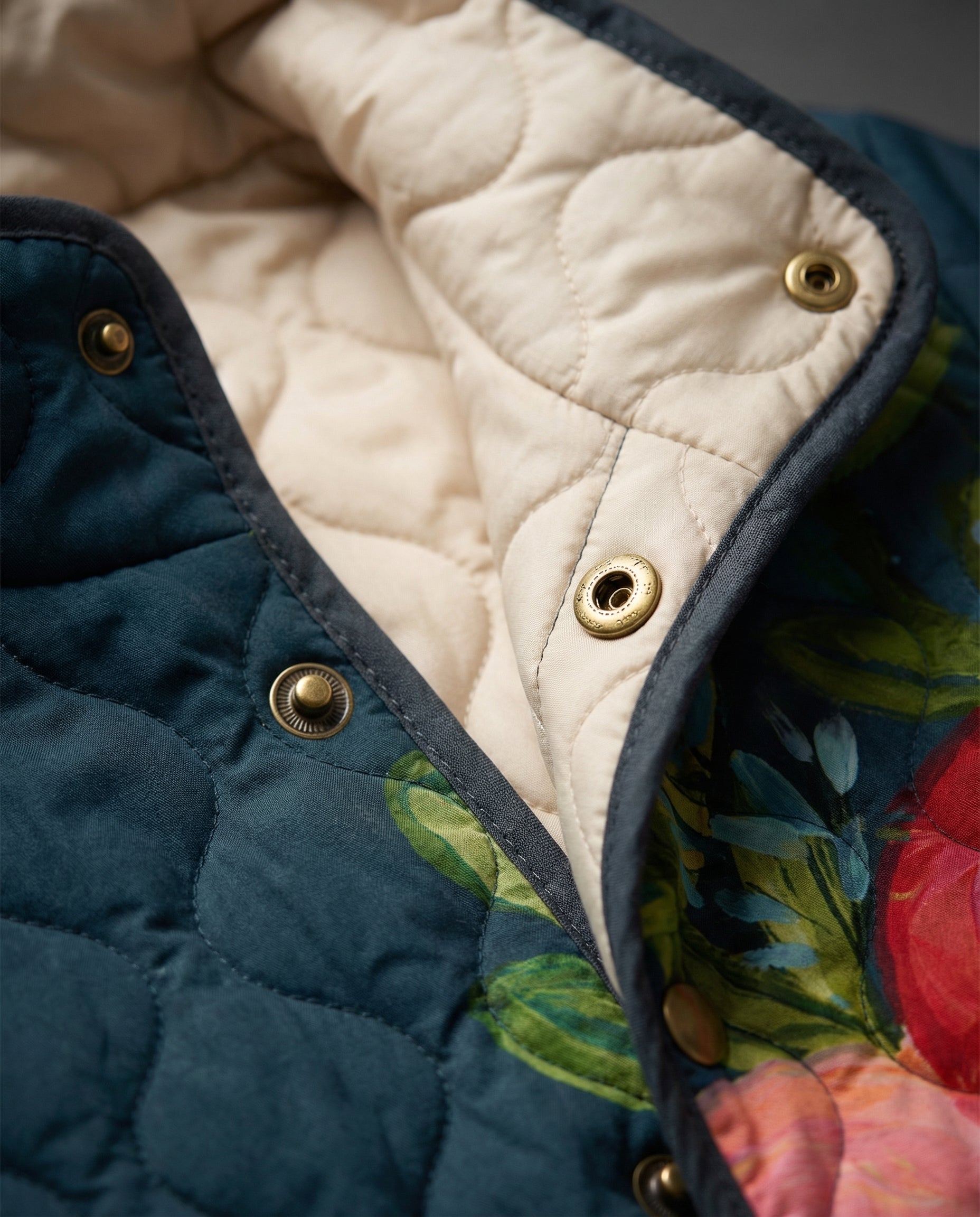 Amaya - Gesteppte Jacke mit Vintage-Blumendruck